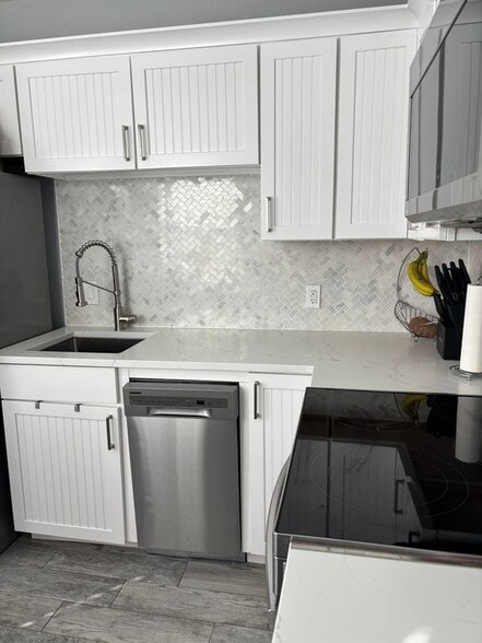 Building Photo - 304 53rd St W