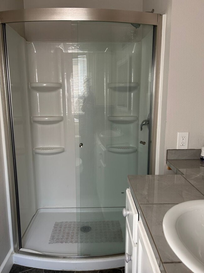 Building Photo - Charming Furnished 1BR Home with Garage & ...