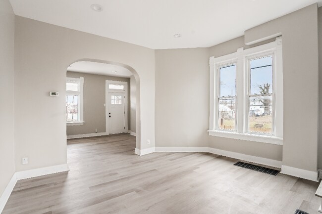 Building Photo - 163 Martin Ave