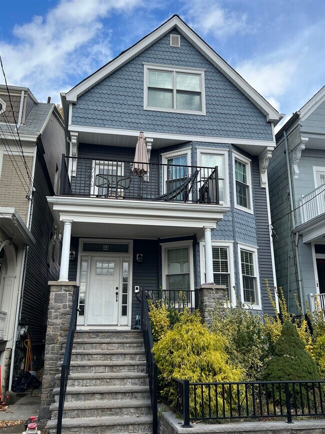 Primary Photo - 44 Duer Pl
