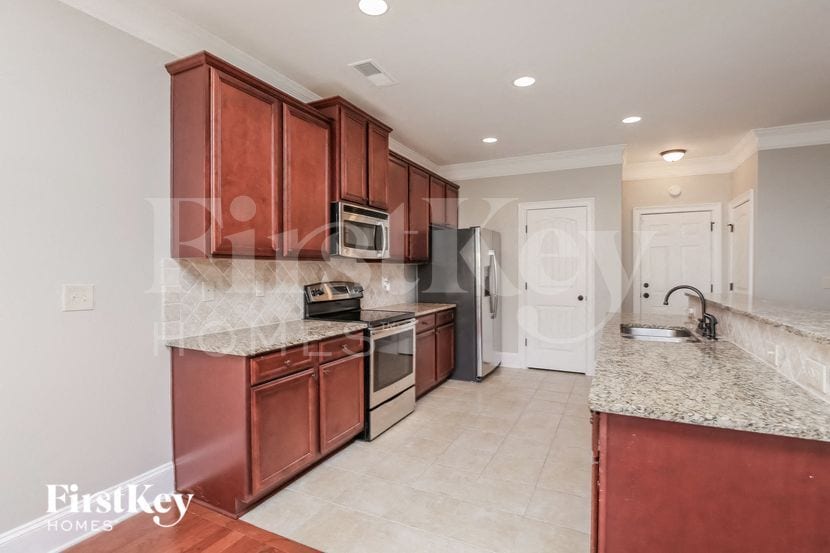 Building Photo - 621 Summerstone Ln