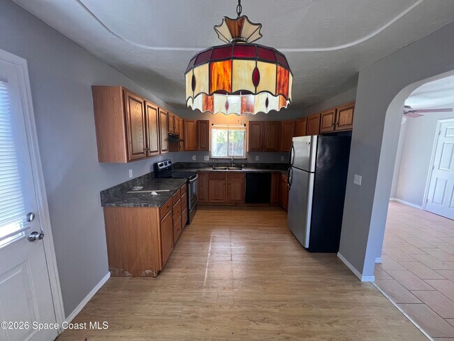 Building Photo - 460 Bargello Ave SE