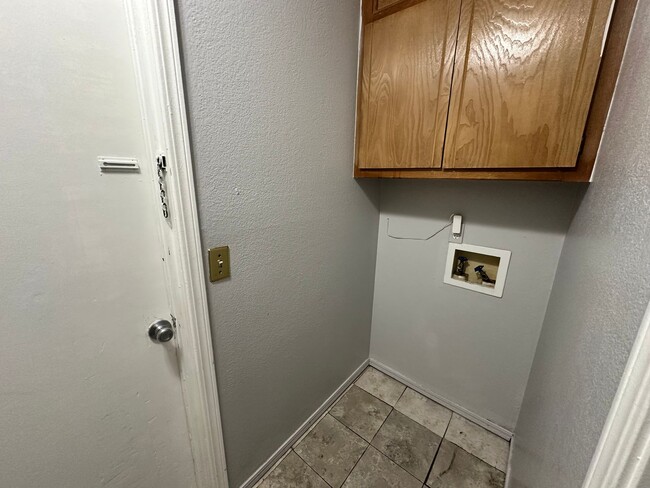 Building Photo - 3bed/2bath Home Available in Norman!