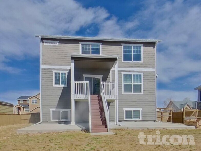 Building Photo - 305 Calhoun Cir