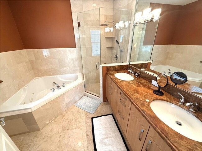 Building Photo - 3210 NE 5th St