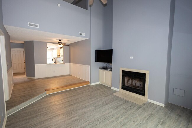 Building Photo - 1473 S Mariners Pointe