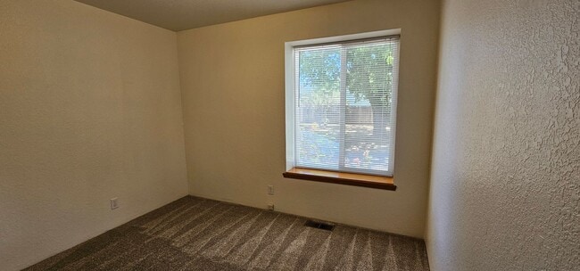 Building Photo - CHLLC2502.2