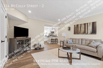 Building Photo - 214 McCully St