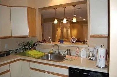 Building Photo - 330 Sunderland Rd