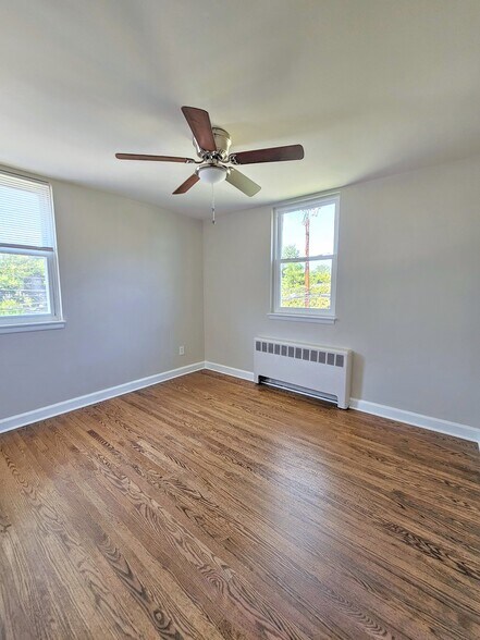 Building Photo - 24 Surrey Rd