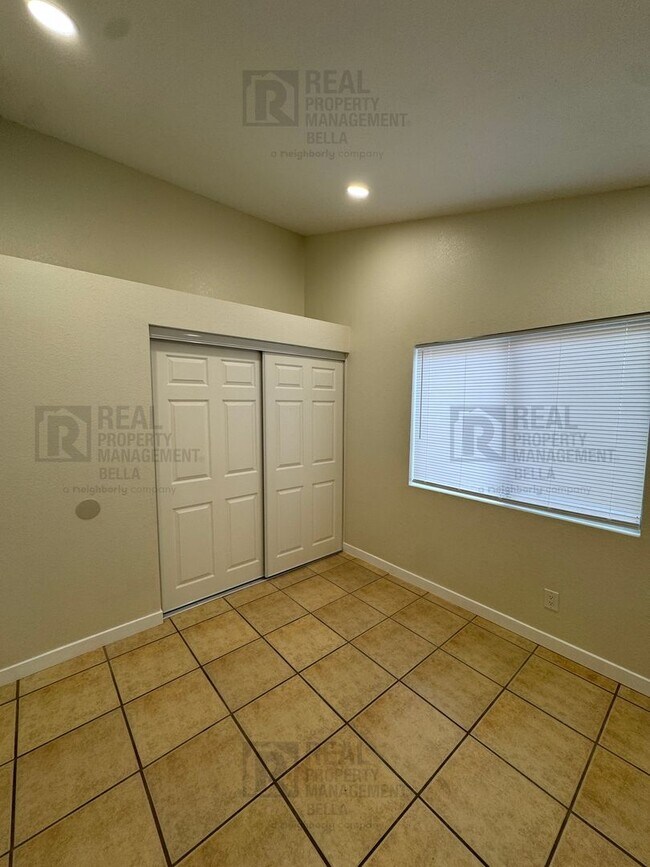 Building Photo - Corner-Lot Charmer with Open Layout and Sp...