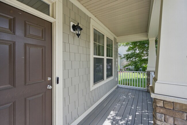 Building Photo - 605 Robert Frost Rd