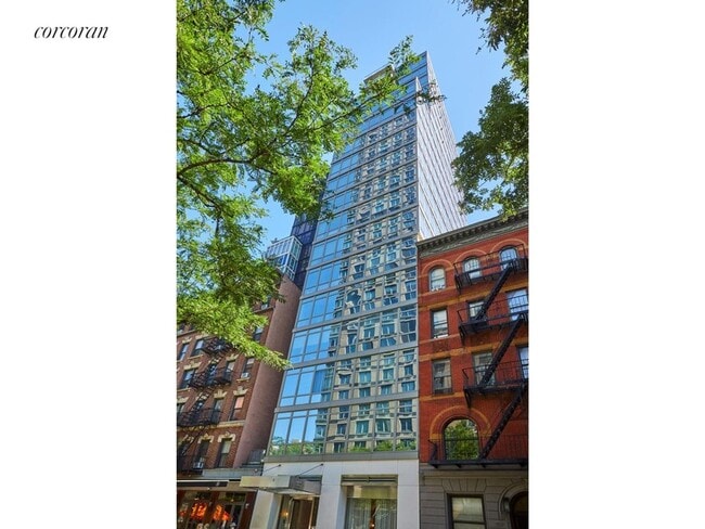 Building Photo - 305 E 85th St