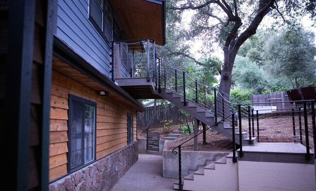 Building Photo - Entire guesthouse in El Dorado County, Cal...