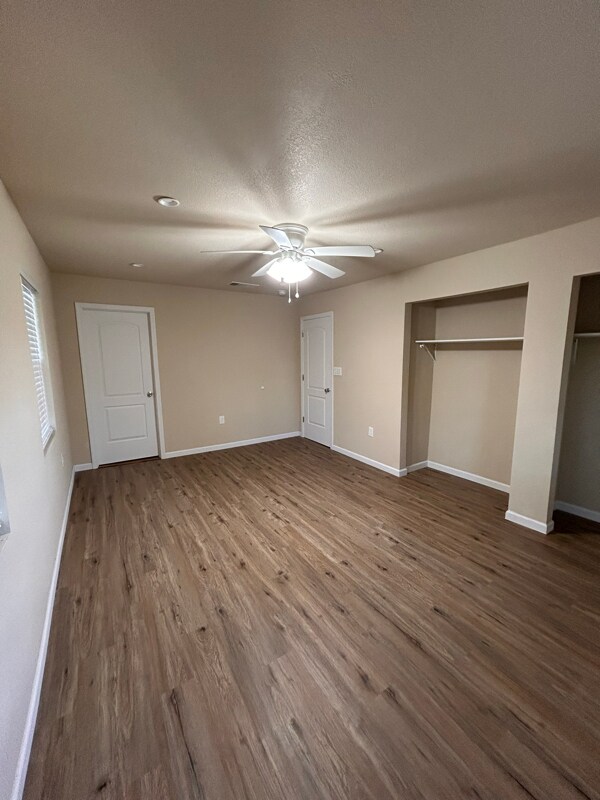 Building Photo - 710 La Vega St