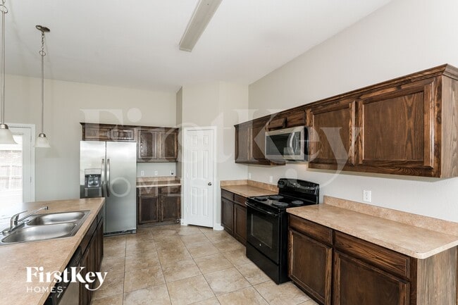 Building Photo - 15635 Gatsby Ln