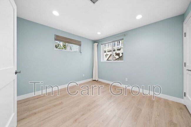 Building Photo - 112 S. Bayfront