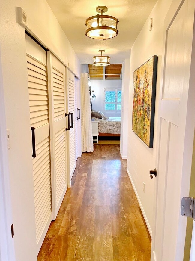 Building Photo - Wailuku Heights Executive Style 3Bed/2Bath Furnished Upstairs Home - Pool w/ cabanas - Most Utili...