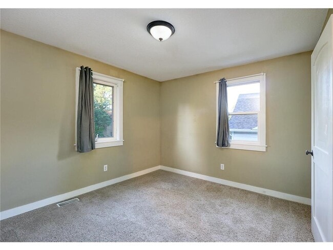 Building Photo - 2327 Cole Ave SE