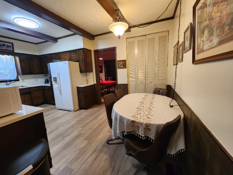 Building Photo - 614 Hwy 44 W