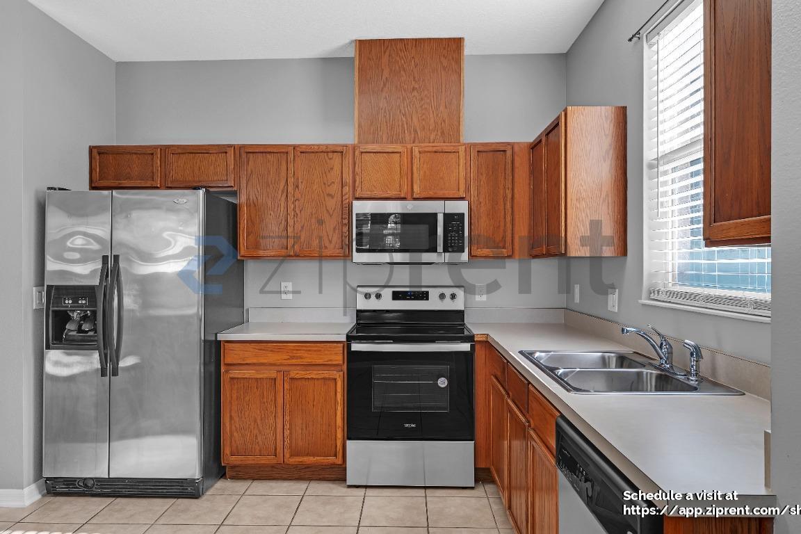 Building Photo - 13108 Social Ln