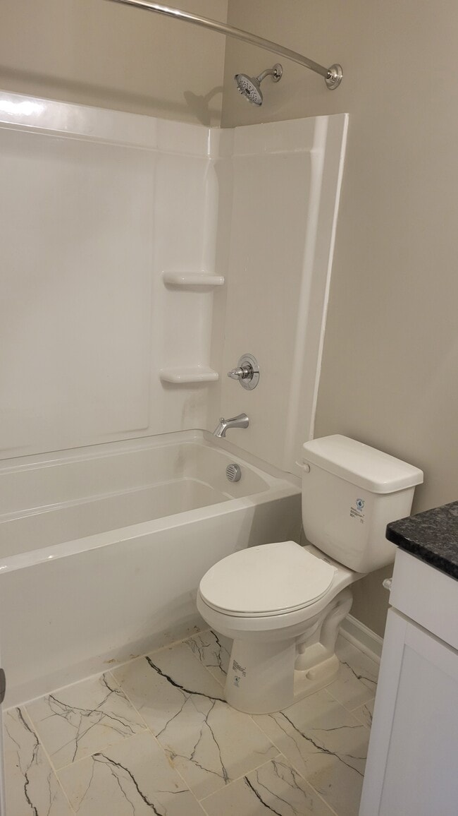 Bedroom Bath - 118 Wilson St