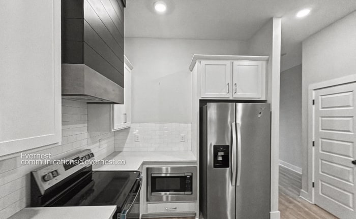 Building Photo - 1022 Windsor Dr