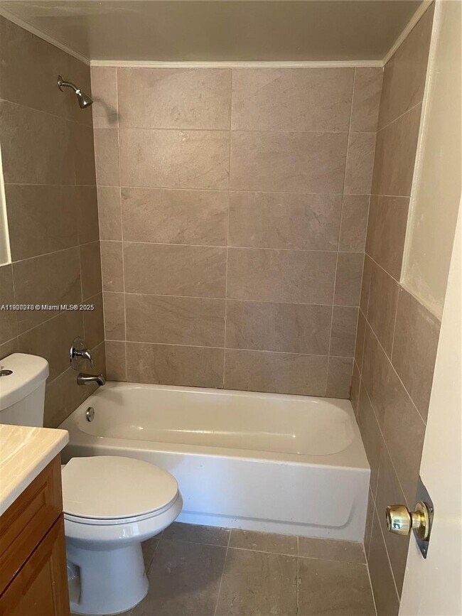 Building Photo - 2244 Madison St