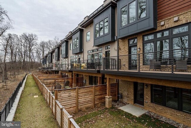 Building Photo - 5318 Merriam St