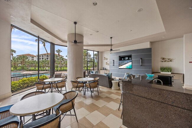 Building Photo - 23540 Via Veneto Blvd