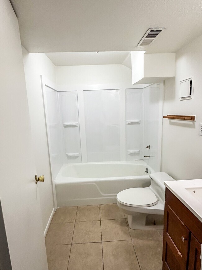 Building Photo - 5333 Peachwood Cir