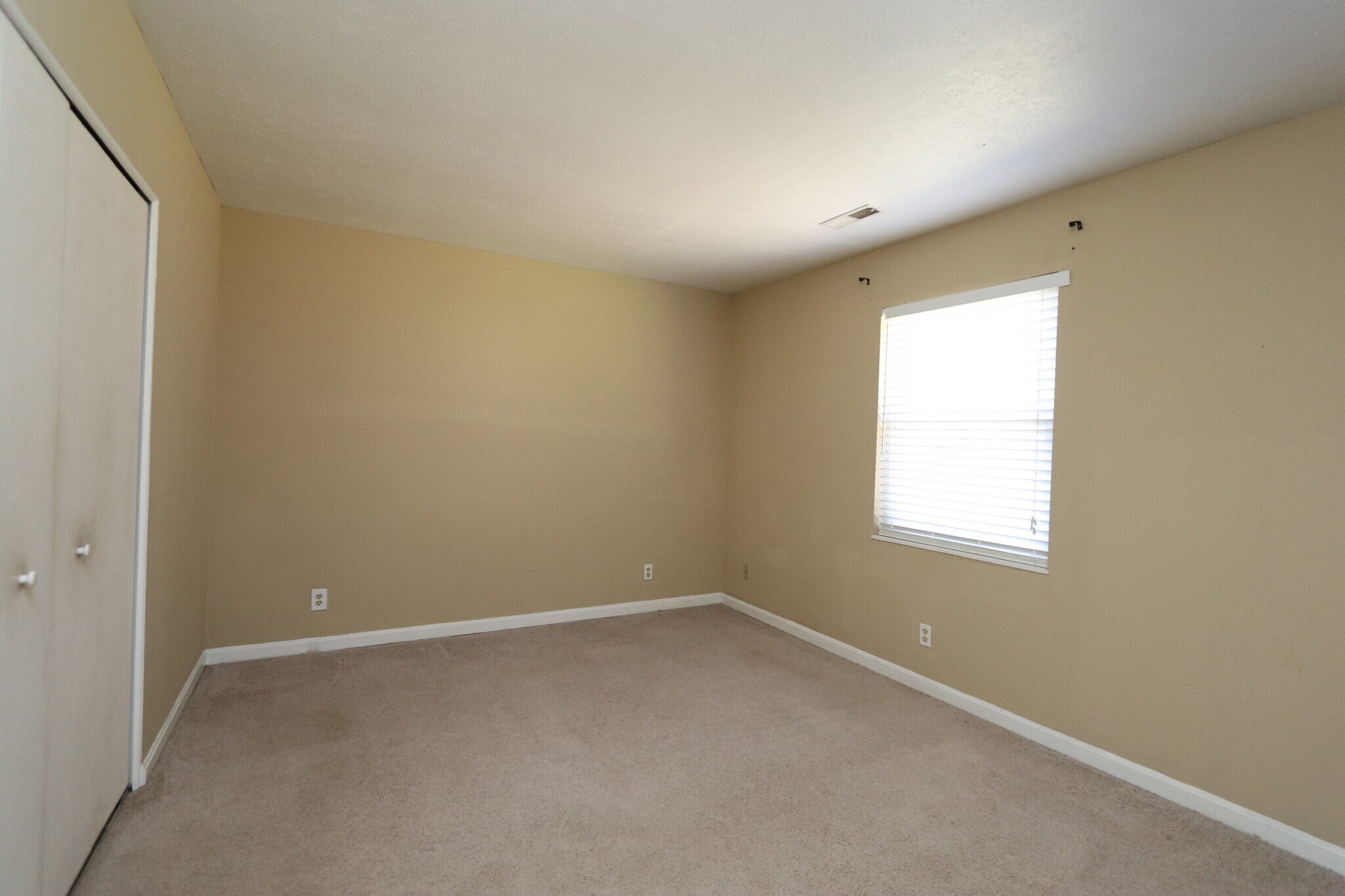 Building Photo - 6629 Ashbrooke Drive