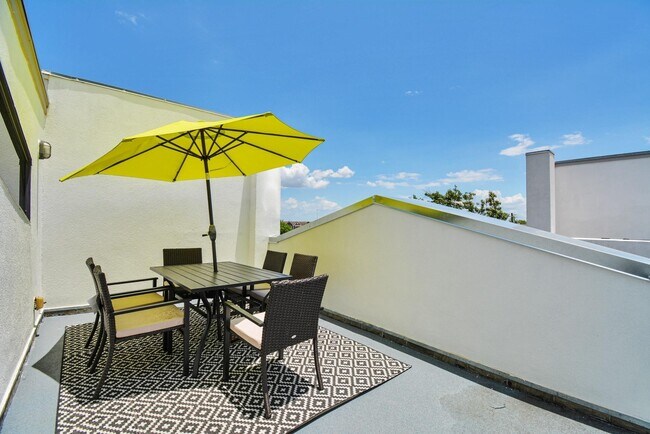 Building Photo - 4608 Nett St