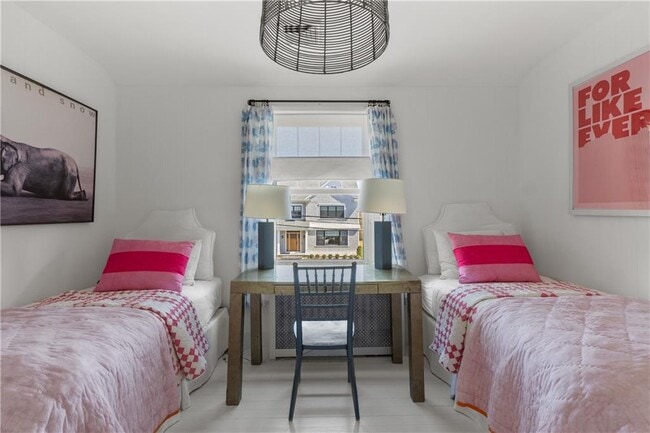 Building Photo - 193 Coggeshall Ave