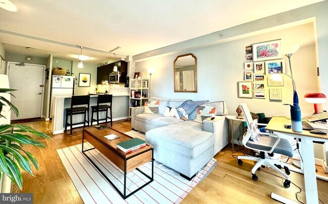 Building Photo - 1101 3rd St SW