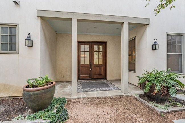 Building Photo - Beautiful Monticello Town Home!!!