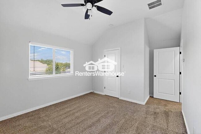 Building Photo - MOVE IN READY - 4BED/3BATH - LITTLE ELM, T...