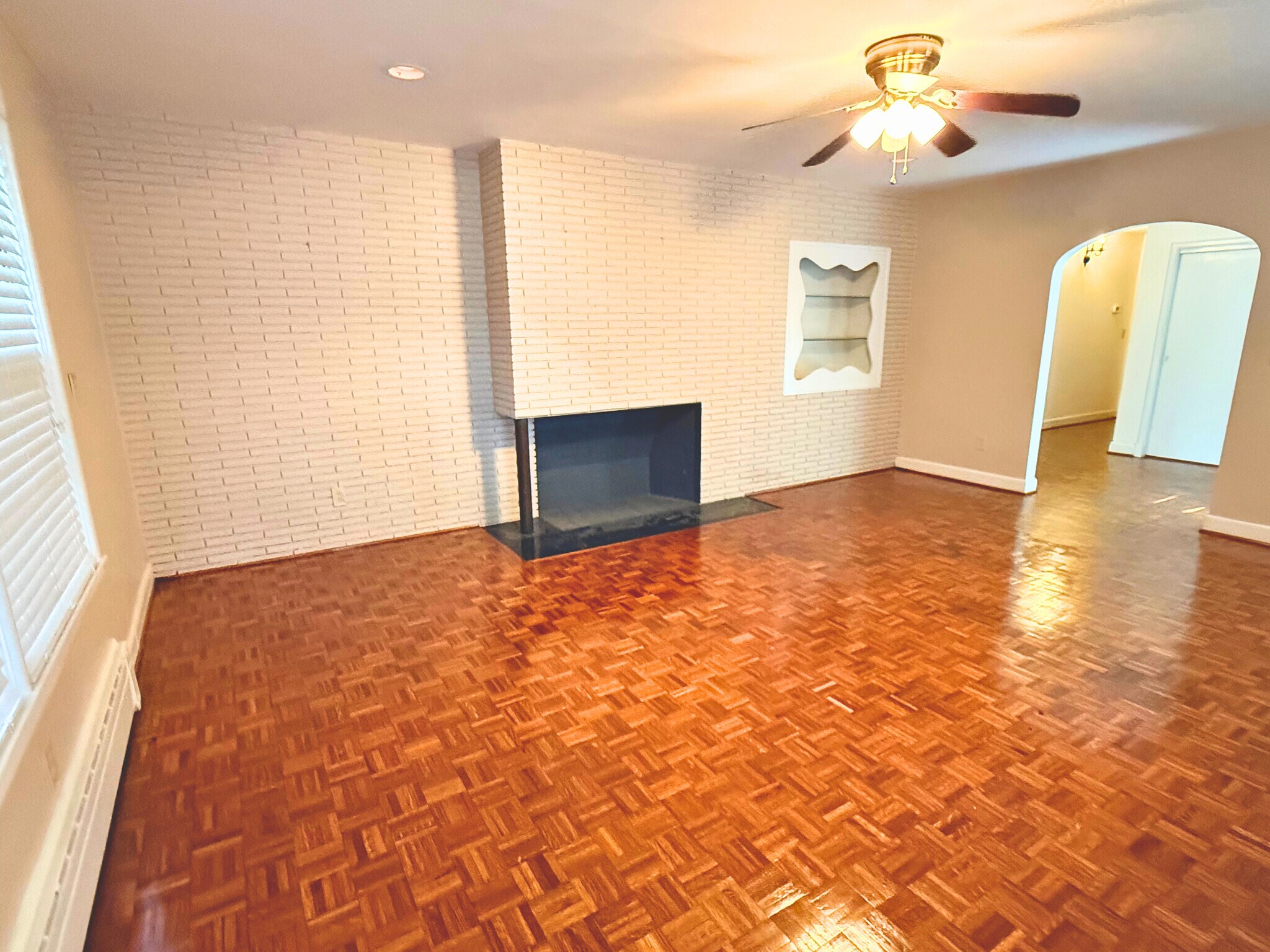 Building Photo - 1400 9th Ave