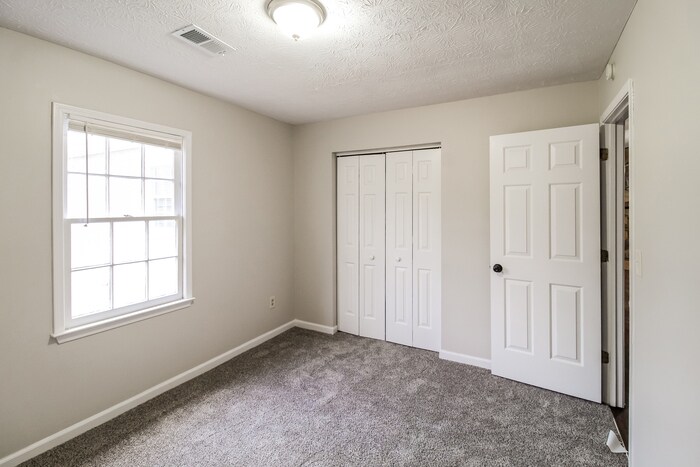 Building Photo - 107 Summerfield Dr