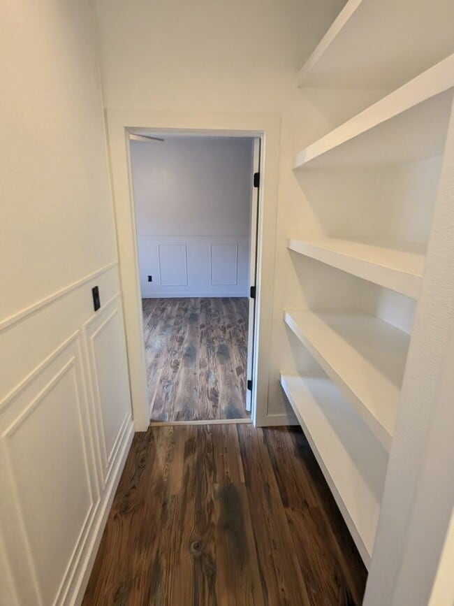 Building Photo - 10180 Delray Beach Ave