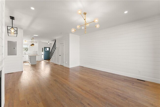 Building Photo - 35 Cottonwood St