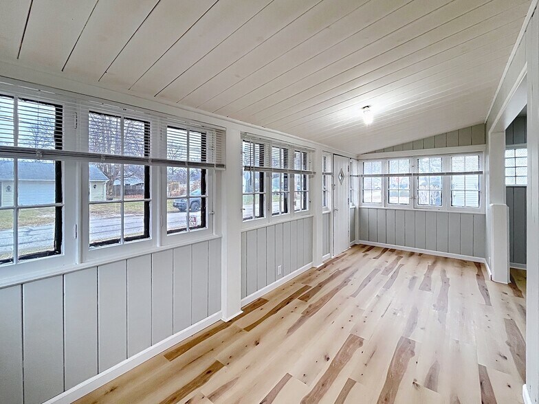 Building Photo - 38599 Plains Ct