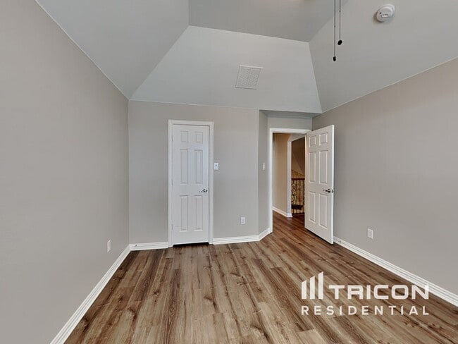 Building Photo - 125 Lake Trail Dr