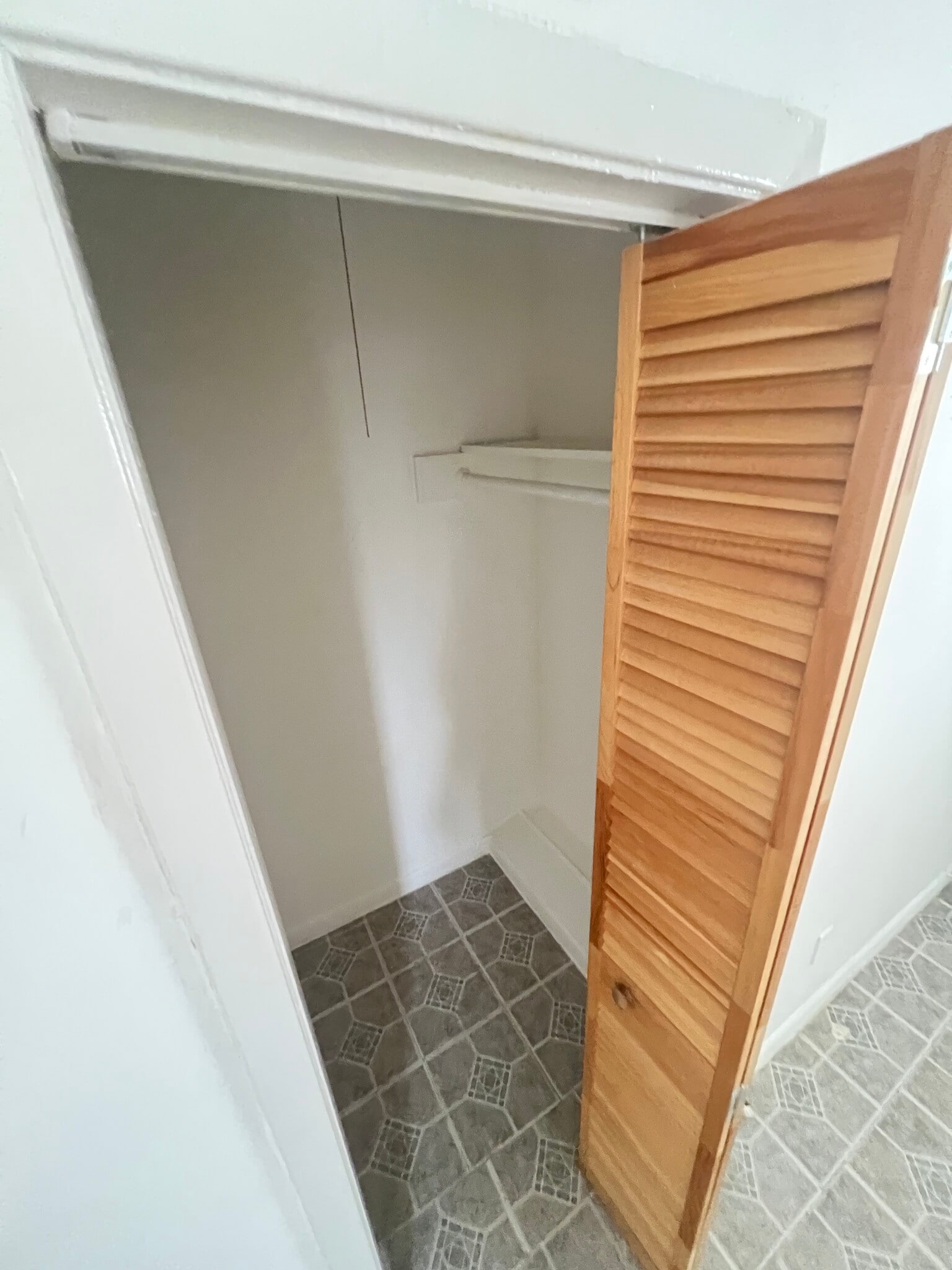 closet - 3834 Glen Arbor Dr
