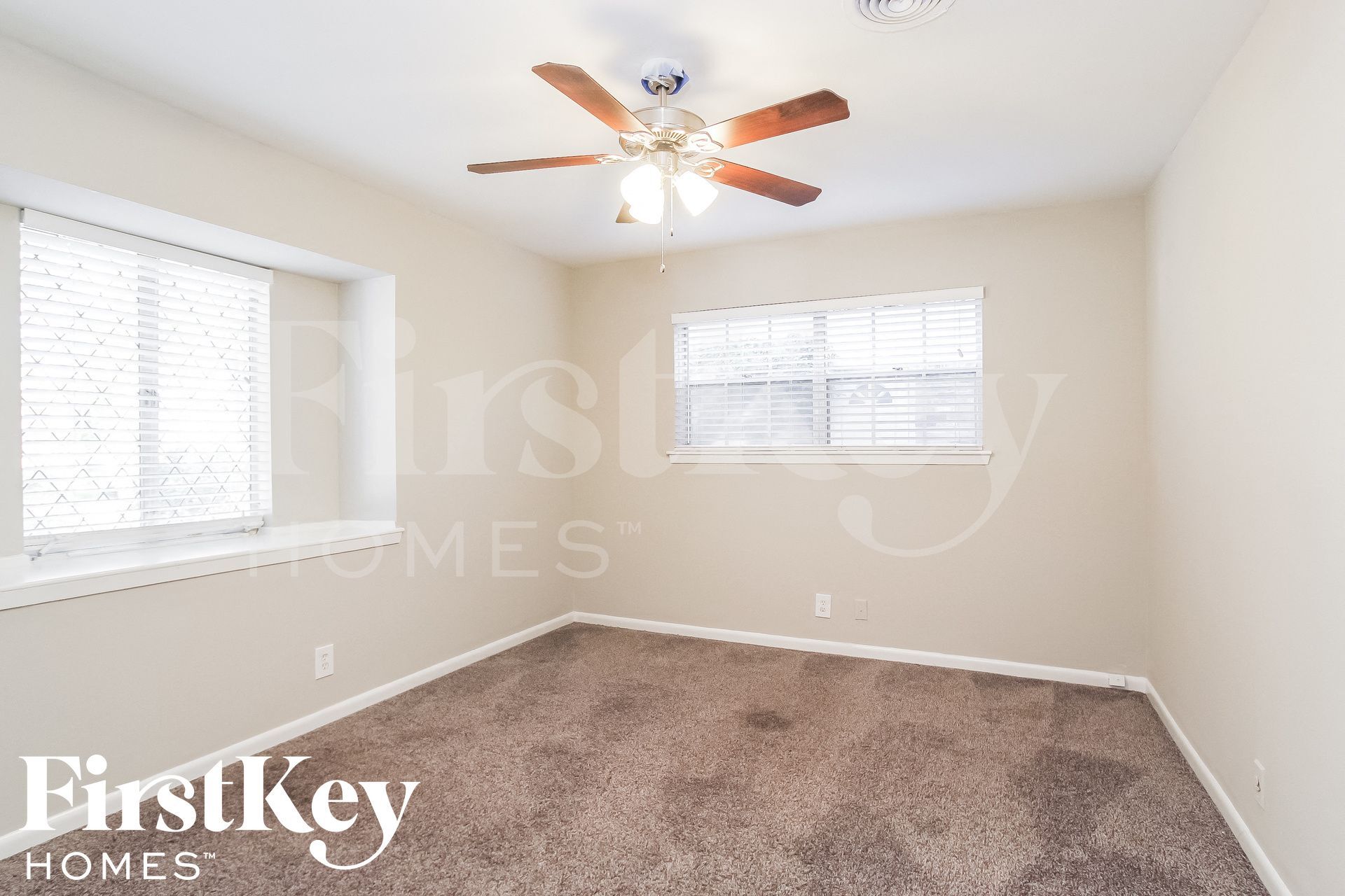 Building Photo - 13322 Oak Leaf Ln