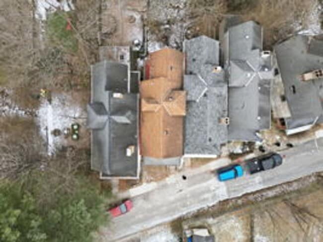 Building Photo - Well-maintained 3-bedroom, 1-bath home in Carnegie! Available Now!!