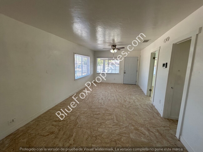Building Photo - 2641 N Fontana Ave