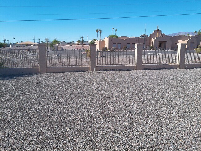 Building Photo - Winter Rental Available October-April 2026