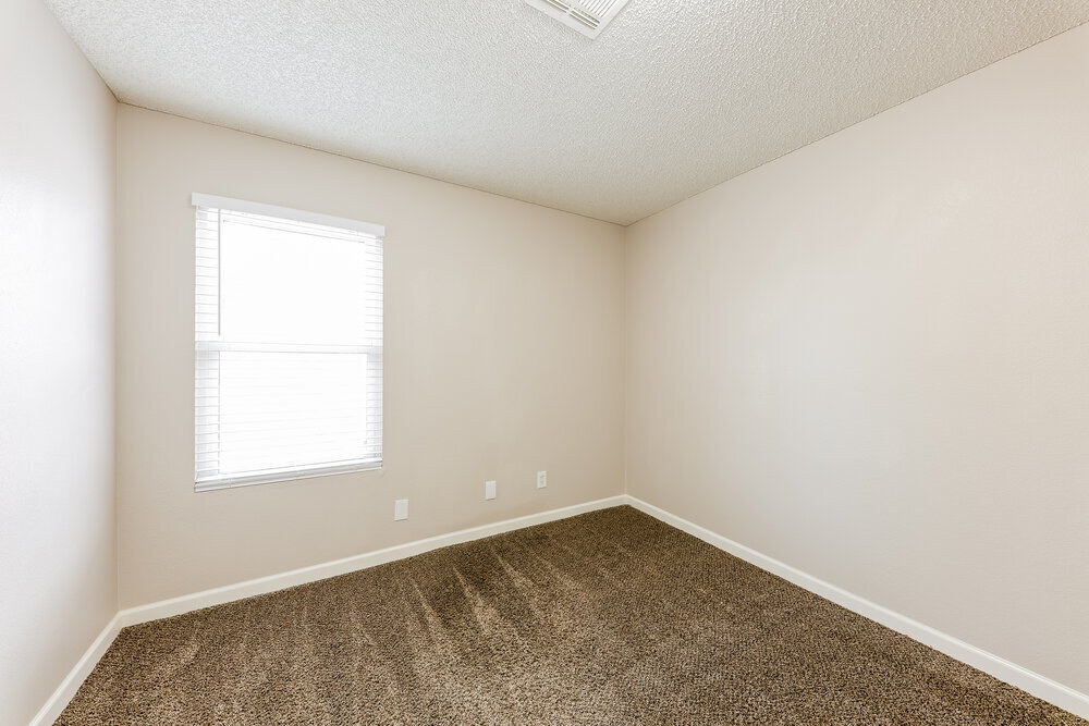 Building Photo - 515 W Montoya Ln