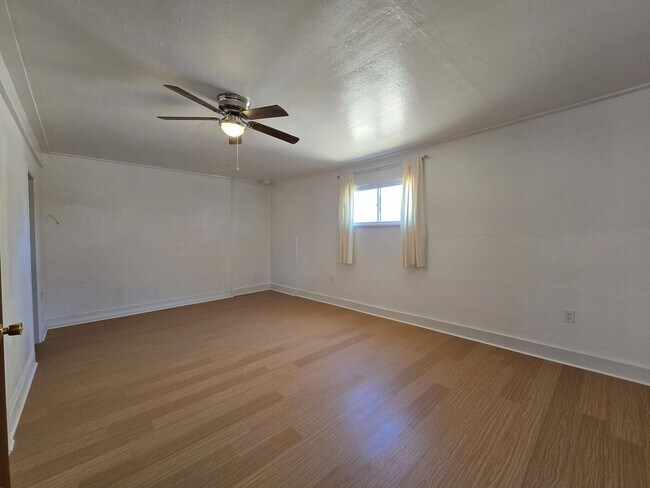 Building Photo - 2412 Rosina St